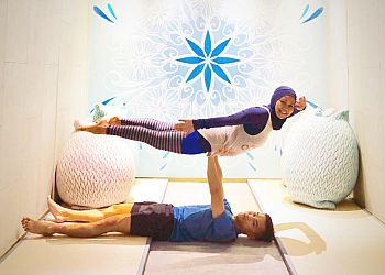 Pasir Ris Yoga Studios Acro+Yoga with Ella image 1