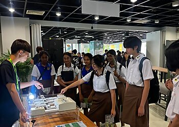 Bukit View Secondary School photo Bukit View Secondary School