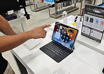 Sembawang Mobile Shops Challenger image 3 Sembawang Mobile Shops Challenger image 3