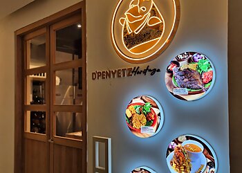 Chinatown Indonesian Restaurants D'Penyetz Singapore image 2 Chinatown Indonesian Restaurants D'Penyetz Singapore image 2