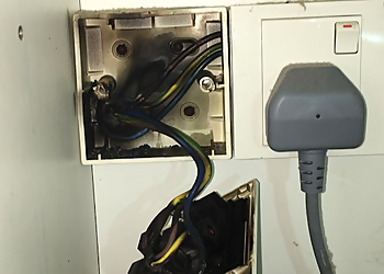 Tanjong Pagar Electricians Daylight Electrician Singapore image 1 Tanjong Pagar Electricians Daylight Electrician Singapore image 1