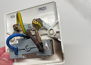 Ang Mo Kio Electricians Daylight Electrician Singapore–Ang Mo Kio image 3 Ang Mo Kio Electricians Daylight Electrician Singapore–Ang Mo Kio image 3