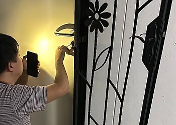 Punggol Locksmiths De Master Locksmith image 2 Punggol Locksmiths De Master Locksmith image 2