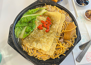 Fan Fan Claypot Rice Herbal Bak Kut Teh, Sengkang