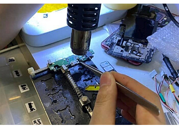 Clementi Cell Phone Repair Gadgetbox image 3 Clementi Cell Phone Repair Gadgetbox image 3