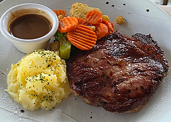 Tengah Pubs Georges at Wild West image 1