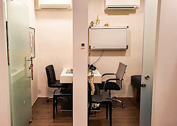 Ang Mo Kio Chiropractors Healing Hands Chiropractic image 2 Ang Mo Kio Chiropractors Healing Hands Chiropractic image 2