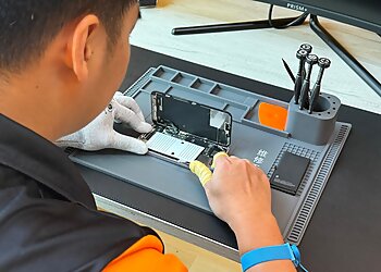 Woodlands Cell Phone Repair LYK Mobile Repair image 3 Woodlands Cell Phone Repair LYK Mobile Repair image 3