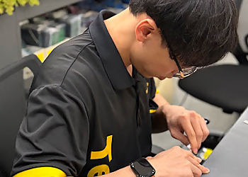 Pasir Ris Cell Phone Repair Mister Mobile Pasir Ris image 3 Pasir Ris Cell Phone Repair Mister Mobile Pasir Ris image 3