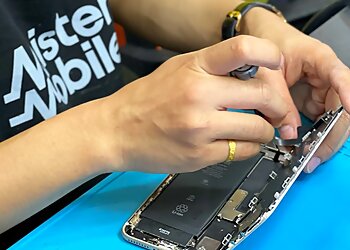 Woodlands Cell Phone Repair Mister Mobile Woodlands image 3 Woodlands Cell Phone Repair Mister Mobile Woodlands image 3