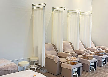 Oaken Massage, MacPherson