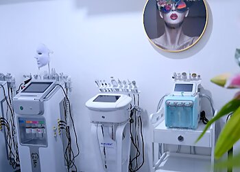 Outram Beauty Salons Oneme Beauty Salon image 3 Outram Beauty Salons Oneme Beauty Salon image 3