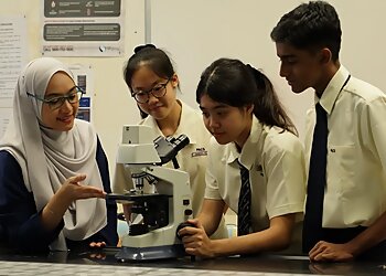 Pasir Ris Crest Secondary School photo Pasir Ris Crest Secondary School