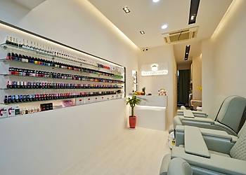 Ang Mo Kio Beauty Salons Queen Beauty Ang Mo Kio image 1 Ang Mo Kio Beauty Salons Queen Beauty Ang Mo Kio image 1
