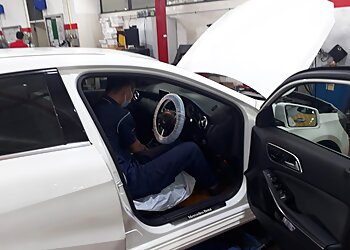 Republic Auto Service Centre image Republic Auto Service Centre