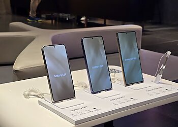 Bukit Merah Mobile Shops Samsung Experience Store image 3 Bukit Merah Mobile Shops Samsung Experience Store image 3