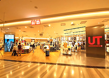 Changi Clothing Stores UNIQLO Changi Airport T1 image 1