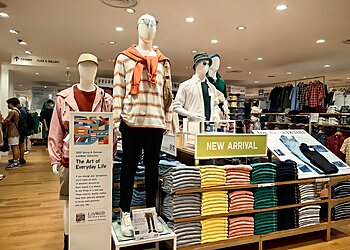 UNIQLO Clementi photo UNIQLO Clementi