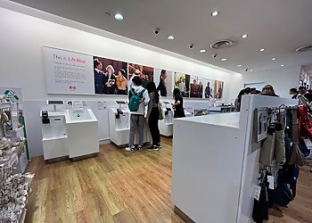 Serangoon Clothing Stores UNIQLO Serangoon image 2 Serangoon Clothing Stores UNIQLO Serangoon image 2