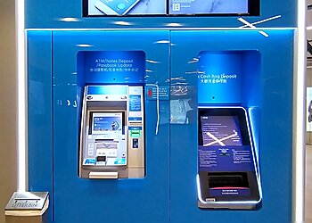 Geylang Banks United Overseas Bank Geylang image 2 Geylang Banks United Overseas Bank Geylang image 2