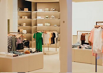 Urban Revivo photo Urban Revivo