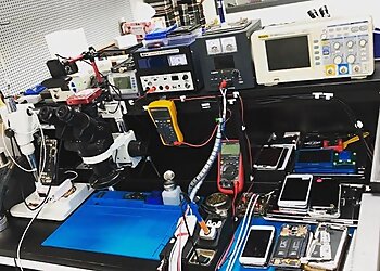 Macpherson Cell Phone Repair Zu’es Connections image 3 Macpherson Cell Phone Repair Zu’es Connections image 3