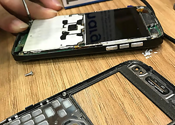 Sembawang Cell Phone Repair uBreakiFix Sembawang image 3 Sembawang Cell Phone Repair uBreakiFix Sembawang image 3