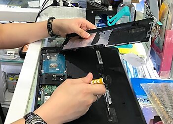 Pasir Ris Cell Phone Repair ubreakifix image 3 Pasir Ris Cell Phone Repair ubreakifix image 3